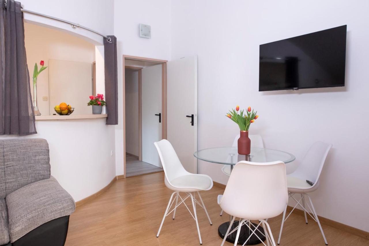 Apartman Ivo Kaštela Exteriör bild